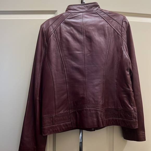 Burgundy Leather Jacket Size Large - Picture 5 of 10